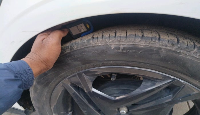 2021 Hyundai NEW I20 SPORTZ 1.2 MT, Petrol, Manual, 1,07,983 km, tyre