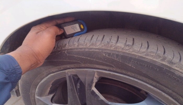 2021 Hyundai NEW I20 SPORTZ 1.2 MT, Petrol, Manual, 1,07,983 km, tyre