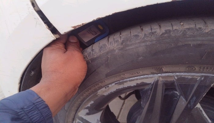 2021 Hyundai NEW I20 SPORTZ 1.2 MT, Petrol, Manual, 1,07,983 km, tyre