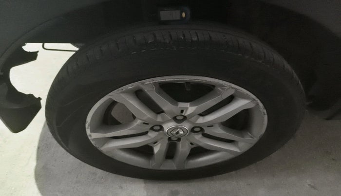 2022 Renault TRIBER RXZ AMT, Petrol, Automatic, 33,642 km, tyre