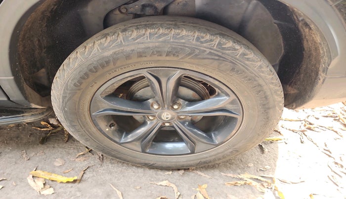 2019 Tata Harrier XZ 2.0L, Diesel, Manual, 62,219 km, tyre