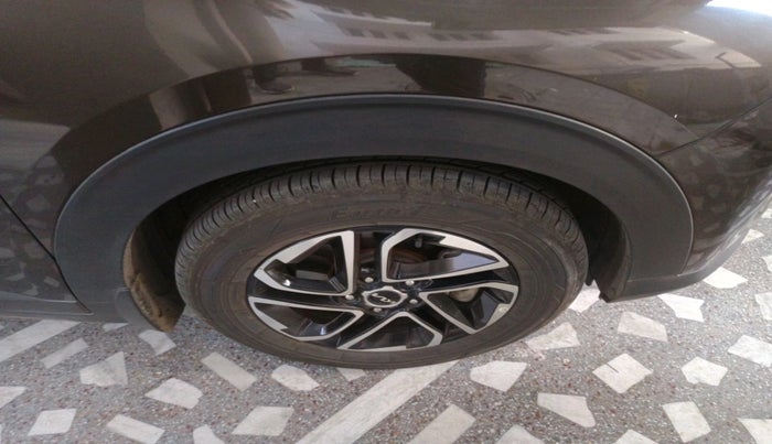 2022 KIA CARENS LUXURY PLUS 1.5 DIESEL 7 STR, Diesel, Manual, 29,832 km, tyre