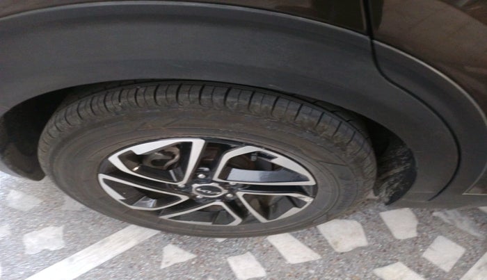 2022 KIA CARENS LUXURY PLUS 1.5 DIESEL 7 STR, Diesel, Manual, 29,832 km, tyre