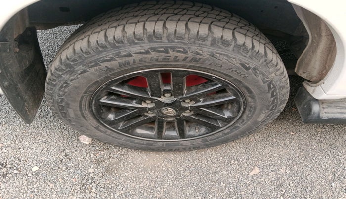 2014 Toyota Fortuner 3.0 4X2 MT, Diesel, Manual, 1,21,804 km, tyre