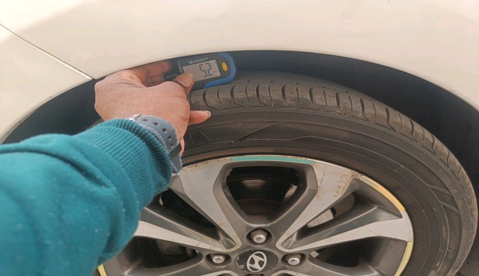 2015 Hyundai Xcent SX 1.2 (O), CNG, Manual, 99,125 km, tyre