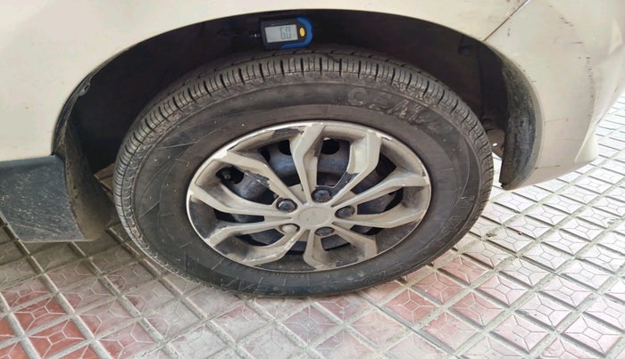 2015 Maruti Alto 800 LXI, Petrol, Manual, 27,085 km, tyre