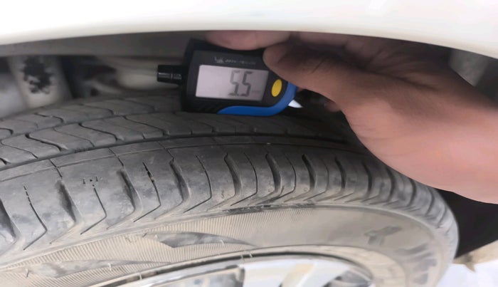 2018 Maruti Alto 800 LXI, Petrol, Manual, 1,20,159 km, tyre