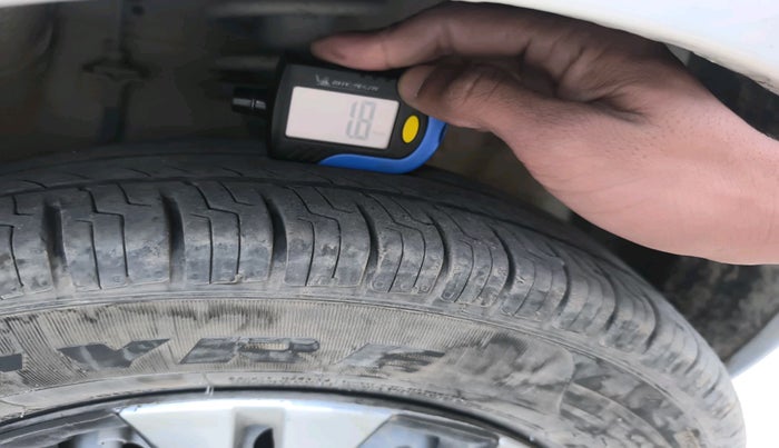 2018 Maruti Alto 800 LXI, Petrol, Manual, 1,20,159 km, tyre