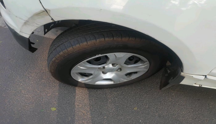 2013 Ford Ecosport TREND 1.5L DIESEL, Diesel, Manual, 1,68,305 km, tyre