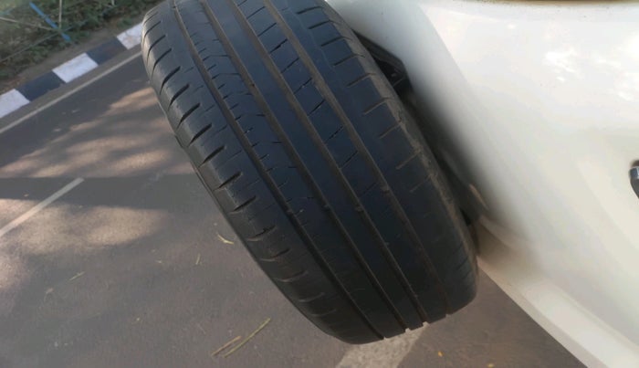 2013 Ford Ecosport TREND 1.5L DIESEL, Diesel, Manual, 1,68,305 km, tyre