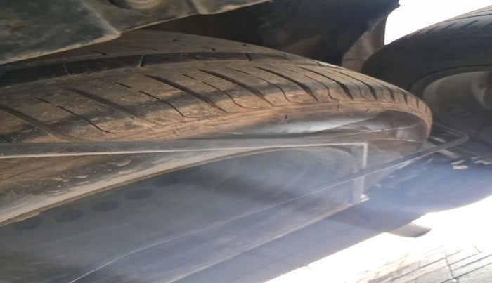 2017 Renault Duster 85 PS RXS SANDSTORM EDITION DIESEL, Diesel, Manual, 1,58,688 km, tyre