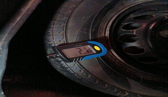 2014 Maruti Alto 800 LXI CNG, Petrol, Manual, 3,100 km, tyre