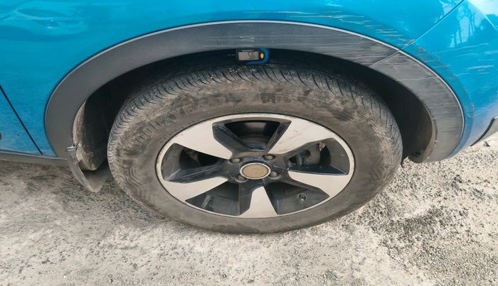 2017 Tata NEXON XZ PLUS DIESEL, Diesel, Manual, 1,82,882 km, tyre