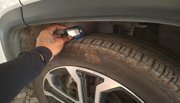 2021 Jeep Compass LIMITED (O) 1.4 PETROL DCT, Petrol, Automatic, 84,261 km, tyre