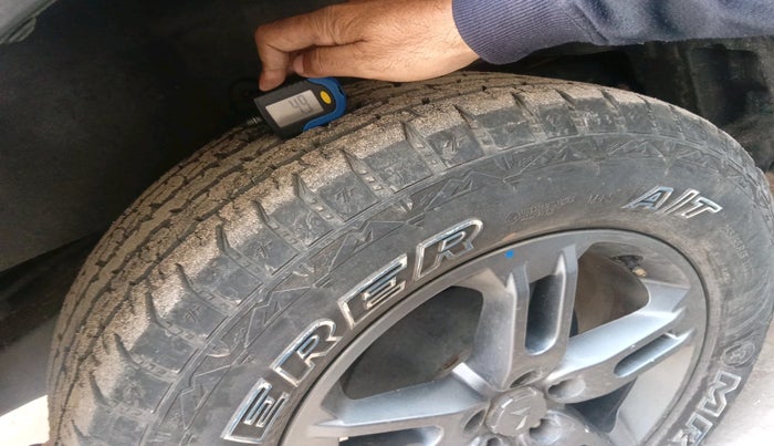 2023 Mahindra Thar LX HARD TOP 4WD MT, Diesel, Manual, 38,589 km, tyre