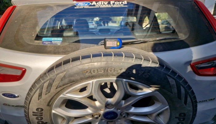 2017 Ford Ecosport TITANIUM 1.5L DIESEL, Diesel, Manual, 1,74,828 km, tyre