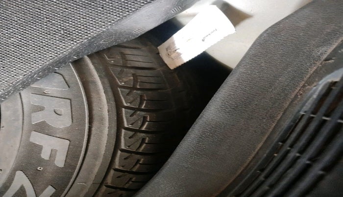 2015 Honda Jazz 1.2L I-VTEC V AT, Petrol, Automatic, 70,802 km, tyre