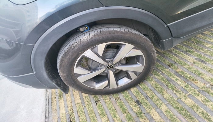 2022 Volkswagen TAIGUN TOPLINE 1.0 TSI AT, Petrol, Automatic, 63,950 km, tyre