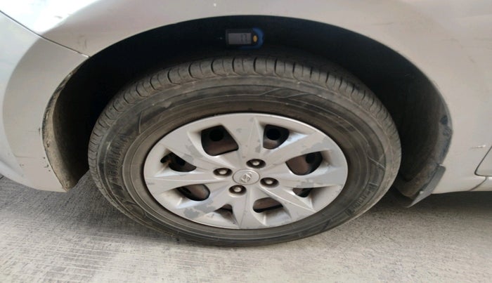 2016 Hyundai Elite i20 SPORTZ 1.2, Petrol, Manual, 1,21,782 km, tyre