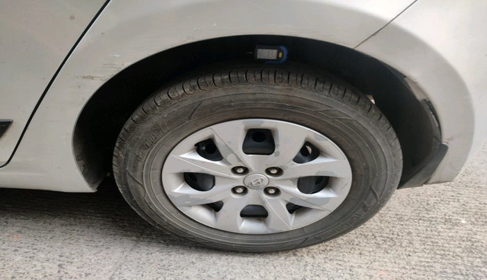 2016 Hyundai Elite i20 SPORTZ 1.2, Petrol, Manual, 1,21,782 km, tyre