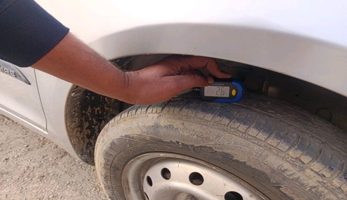 2013 Maruti Swift Dzire VXI, Petrol, Manual, 99,026 km, tyre