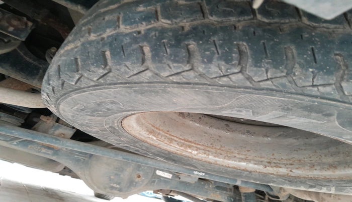 2017 Tata Safari Storme 2.2 EX 4X2, Diesel, Manual, 1,33,482 km, tyre