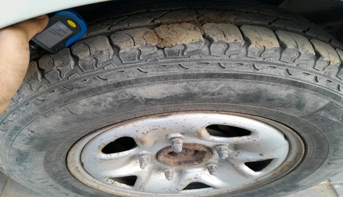 2017 Tata Safari Storme 2.2 EX 4X2, Diesel, Manual, 1,33,482 km, tyre