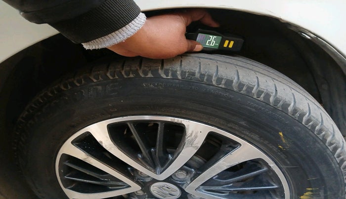 2022 Maruti Ertiga VXI CNG, Petrol, Manual, 41,178 km, tyre