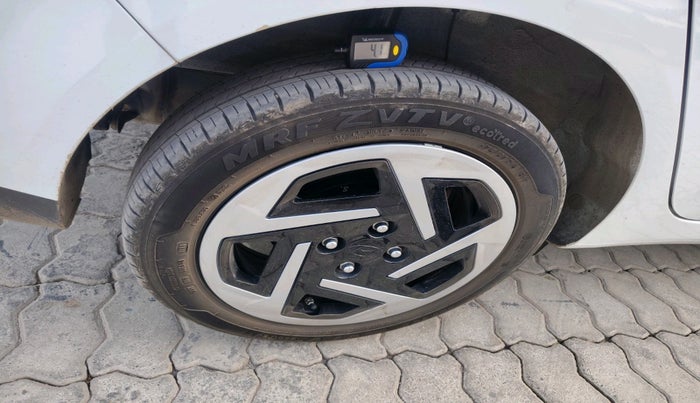 2024 Hyundai AURA S 1.2 CNG, Petrol, Manual, 8,557 km, tyre