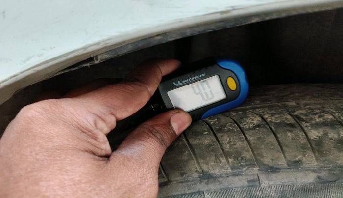 2022 Maruti Swift LXI, Petrol, Manual, 1,10,413 km, tyre