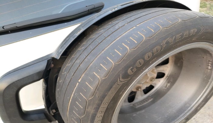 2014 Fiat Avventura EMOTION MULTIJET 1.3, Diesel, Manual, 1,25,890 km, tyre