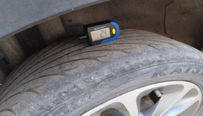 2014 Fiat Avventura EMOTION MULTIJET 1.3, Diesel, Manual, 1,25,890 km, tyre