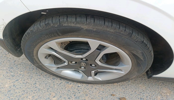 2024 Hyundai NEW I20 Sportz (O) 1.2 IVT, Petrol, Automatic, 18,000 km, tyre