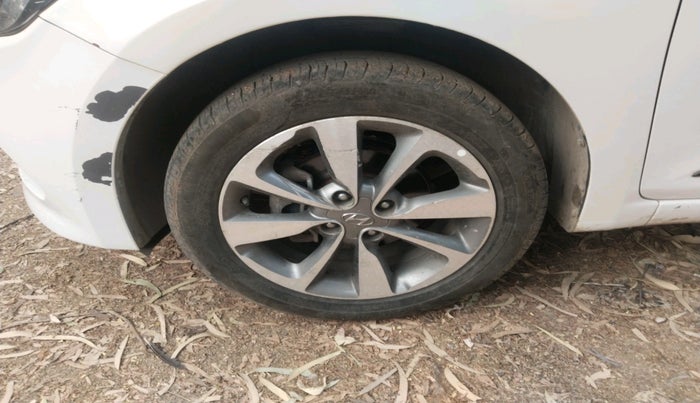 2015 Hyundai Elite i20 SPORTZ 1.2 (O), Petrol, Manual, 1,26,137 km, tyre