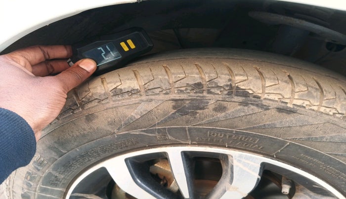 2023 Maruti Swift VXI CNG, Petrol, Manual, 61,305 km, tyre