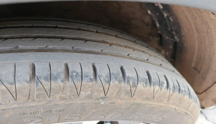 2020 KIA SONET GTX PLUS 1.5 AT, Diesel, Automatic, 1,15,511 km, tyre