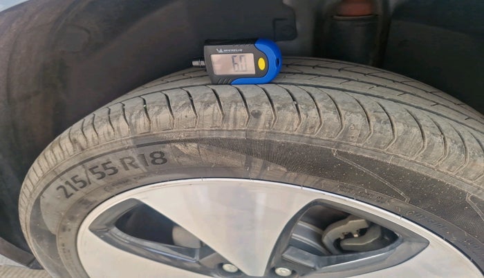 2024 MG Windsor EV Essence, Electric, Automatic, 6,047 km, tyre