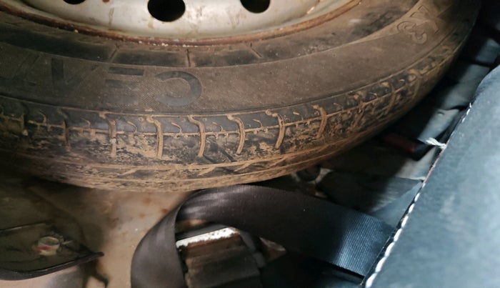 2018 Maruti Wagon R 1.0 LXI CNG, CNG, Manual, 1,55,403 km, tyre