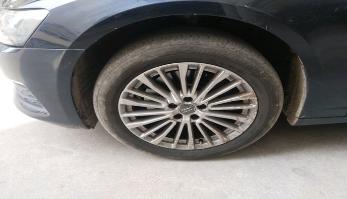 2020 Audi A6 45 TFSI TECHNOLOGY, Petrol, Automatic, 62,938 km, tyre