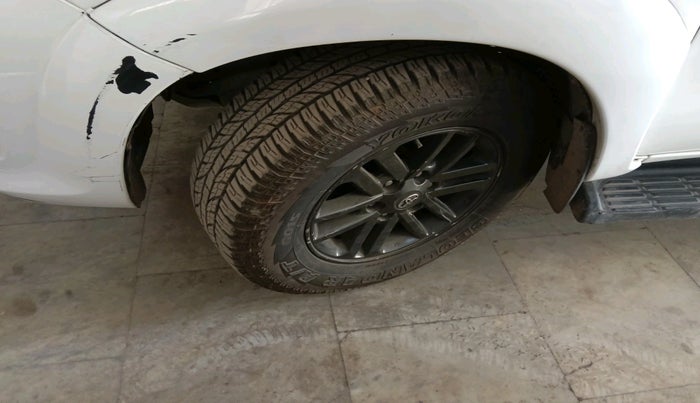 2013 Toyota Fortuner 3.0 4X4 MT, Diesel, Manual, 1,67,612 km, tyre