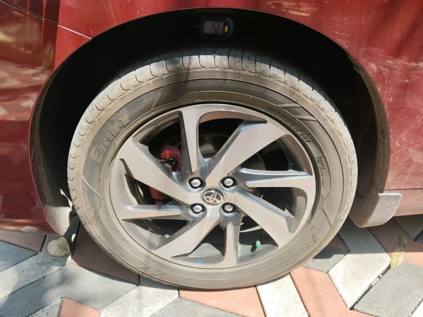 2022 Toyota Glanza V, Petrol, Manual, 75,391 km, tyre