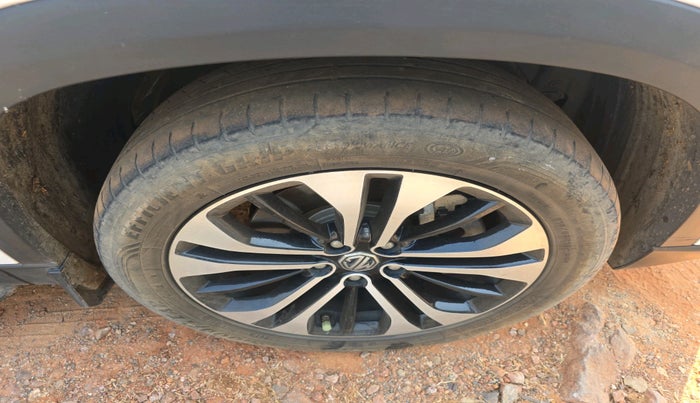 2022 MG HECTOR PLUS SHARP 2.0 DIESEL TURBO MT 6-STR, Diesel, Manual, 55,236 km, tyre