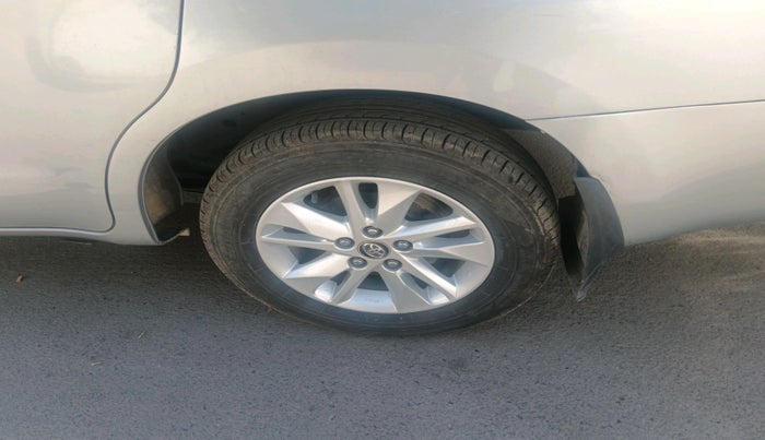 2017 Toyota Innova Crysta 2.4 GX 7 STR, Diesel, Manual, 2,04,574 km, tyre