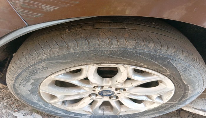 2017 Ford Ecosport TITANIUM 1.5L DIESEL, Diesel, Manual, 95,855 km, tyre