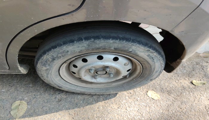 2015 Maruti Wagon R 1.0 LXI CNG, CNG, Manual, 90,929 km, tyre