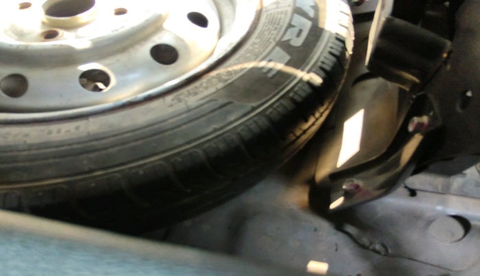 2015 Maruti Wagon R 1.0 LXI CNG, CNG, Manual, 90,929 km, tyre