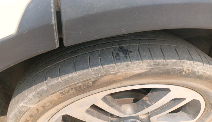 2017 Tata Hexa XTA 4X2 7 STR, Diesel, Automatic, 1,21,454 km, tyre