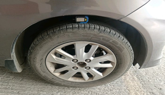 2015 Honda Amaze 1.5L I-DTEC VX, Diesel, Manual, 1,26,890 km, tyre