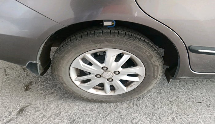 2015 Honda Amaze 1.5L I-DTEC VX, Diesel, Manual, 1,26,890 km, tyre