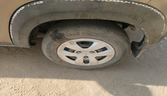 2017 Renault Kwid RXT 0.8, Petrol, Manual, 1,60,644 km, tyre